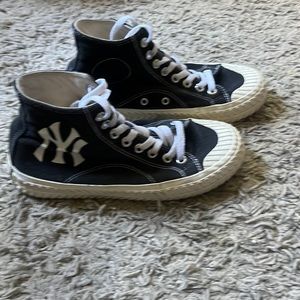 NY Tennis shoes